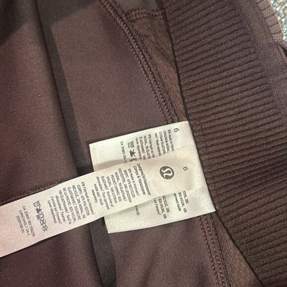 Lululemon Ribbed Softstreme Zip High-Rise Cropped Pants 25in; Espresso size 6 NW - Picture 5 of 8